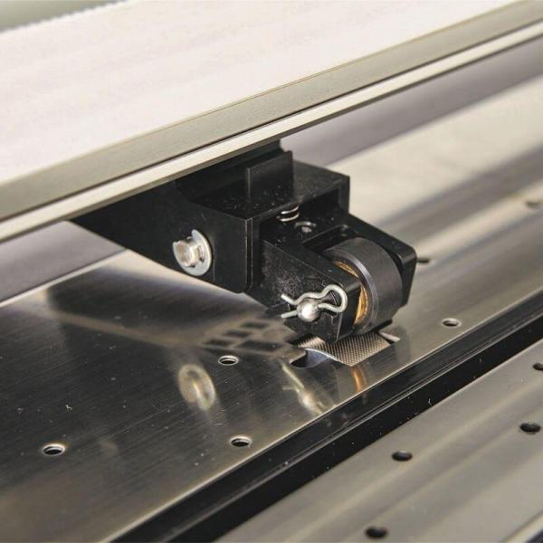Graphtec CE7000 Series Vinyl Cutter Plotter - Image 3