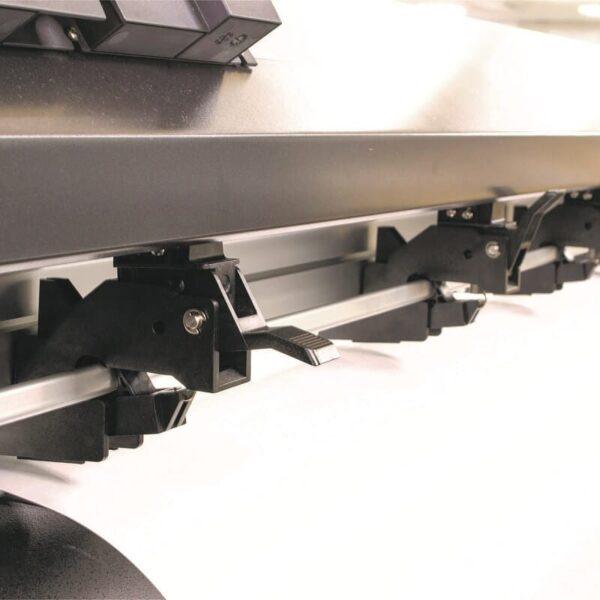 Graphtec CE7000 Series Vinyl Cutter Plotter - Image 4
